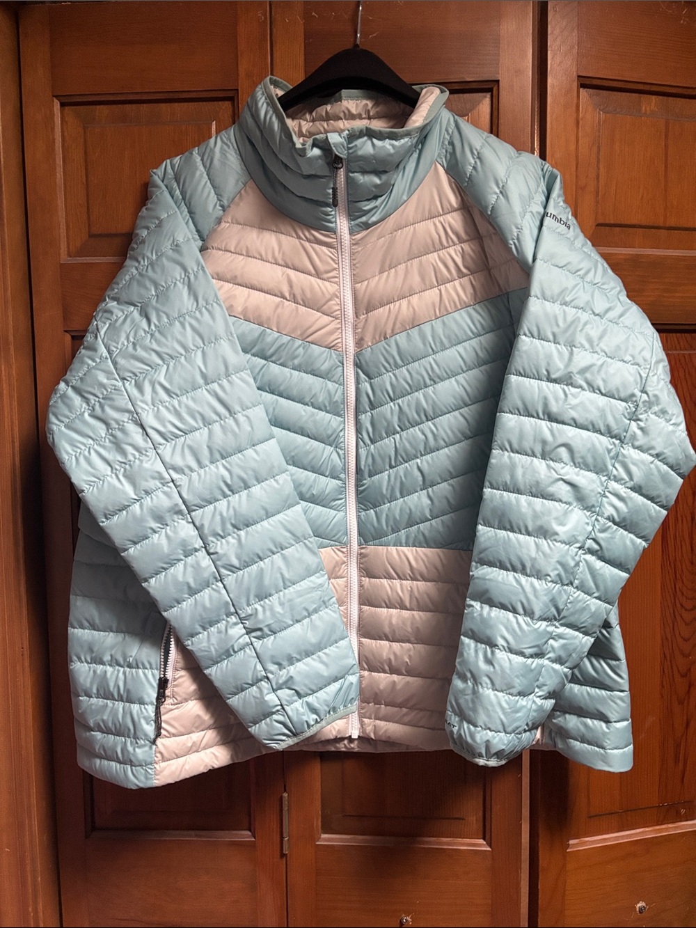 Columbia Women's Light Blue & Cream Quilted Puffer Jacket 2X